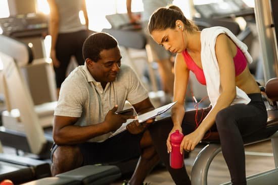 Join the May 2022 Apple Fitness Challenge and challenge yourself to reach new fitness heights!
