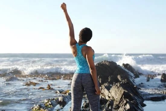 Suggested activities for Apple Fitness exercise, promoting a healthy lifestyle and personalized workouts