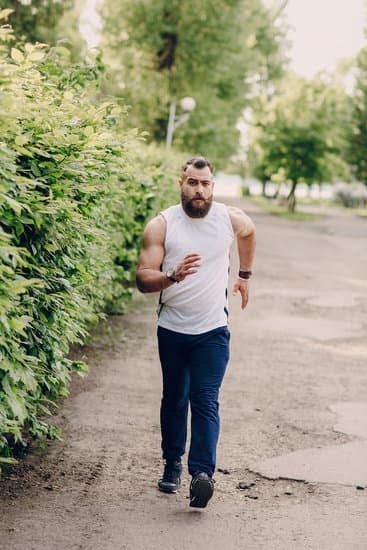 What Is the Benefit of a Fitness Tracker 1 Discover the advantages of using a fitness tracker to improve your health and fitness