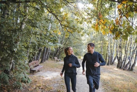 Dynamic strength and flexibility exercises: Functional Fitness Workout Routine for improved overall performance and mobility