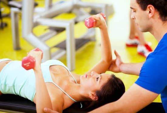 Intense CrossFit fitness routine for weight loss and strength building