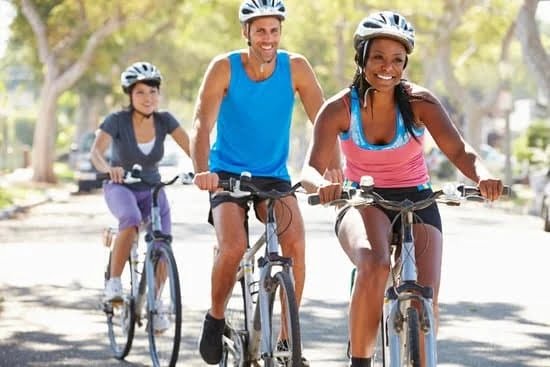 What Type of Exercise Bikes Are Used in Fitness Centers 1 - Common exercise bikes like spin bikes and recumbent bikes are used in fitness centers