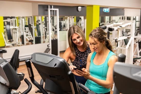 Fit Exercise Principle 1 Active workout routine focusing on fitness and health goals