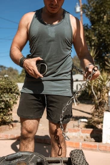 A Workout to Get Fit for Cheerleading 1 A workout to get fit for cheerleading competition and stunts