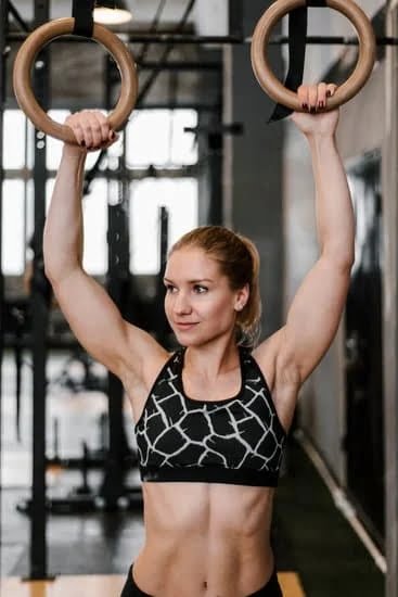 What Is the Minimum Age to Workout at Planet Fitness 1 Minimum age to workout at Planet Fitness is 13, with proper supervision