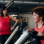 Properly fitted workout leggings should be snug but not constricting, ensuring comfort and flexibility during exercise