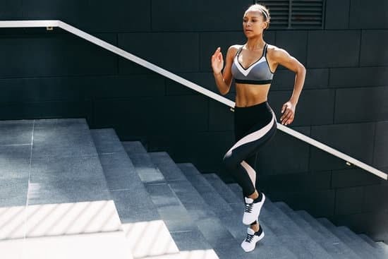 Get in shape fast with our high-intensity HAS FIT 1-hour workout without weights program